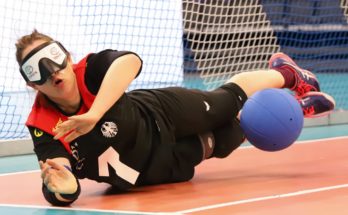 Annkathrin Denker wehrt einen Ball ab bei der Europameisterschaft 2019 in Rostock